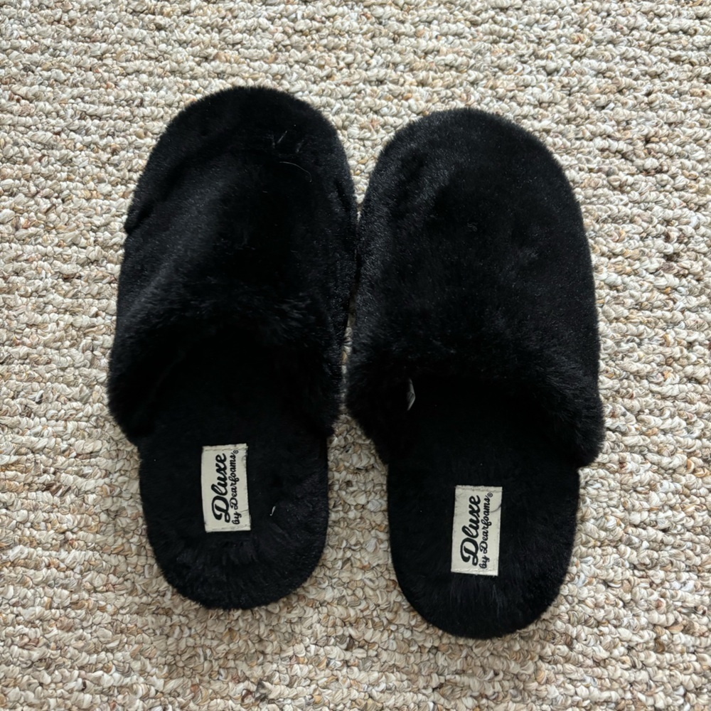 Black slippers